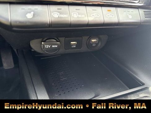 Used 2023 Hyundai Elantra SEL w/ Convenience Package image 30