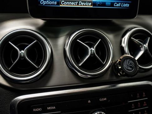 Used 2019 Mercedes-Benz GLA 250 image 28