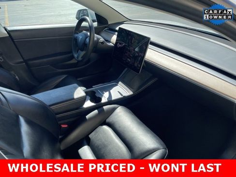 Used 2021 Tesla Model 3 Standard Range Plus image 9