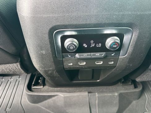 Used 2021 GMC Yukon XL Denali w/ Denali Premium Package RWD image 24