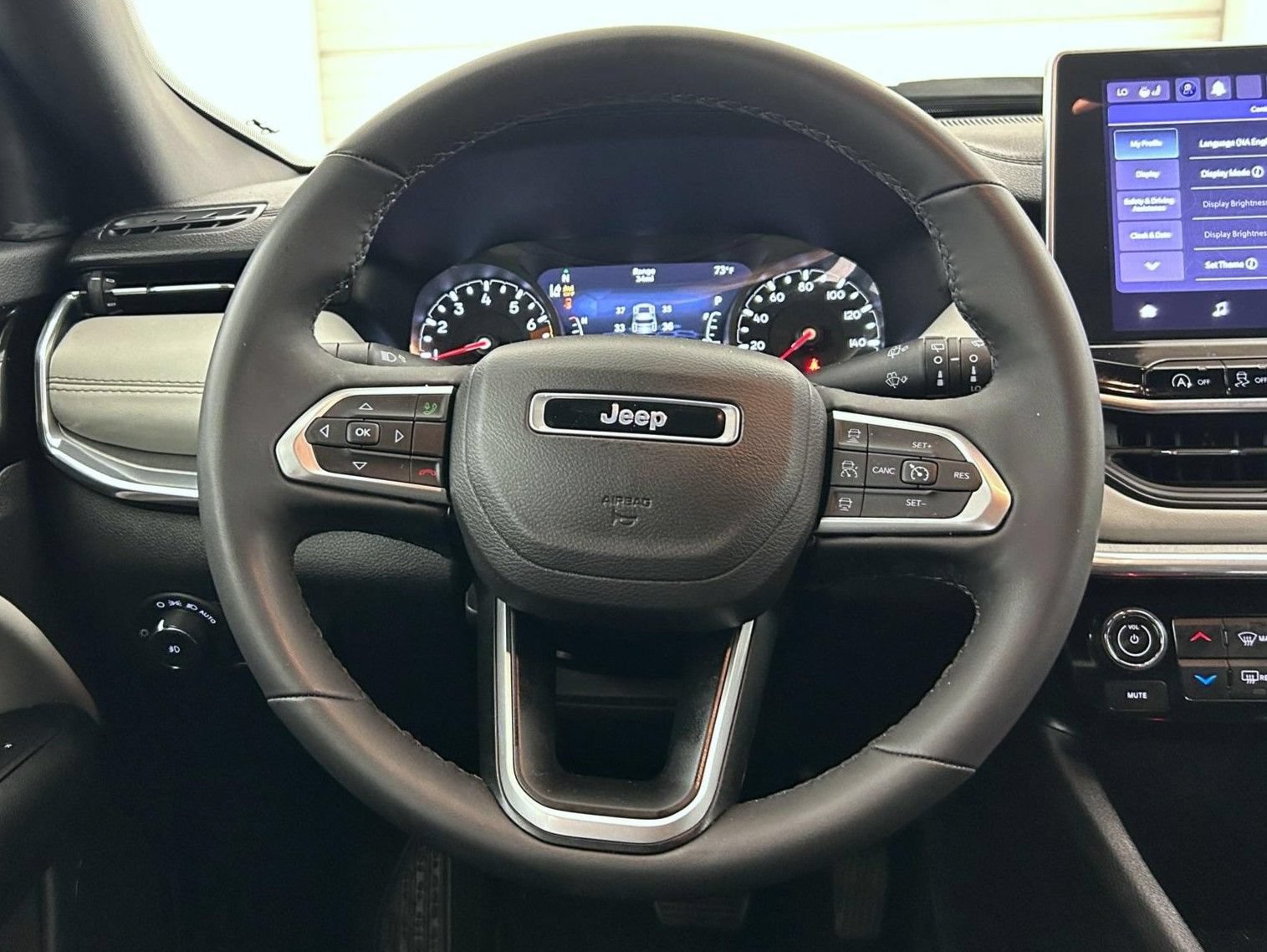 Used 2023 Jeep Compass Limited AWD/4WD image 11
