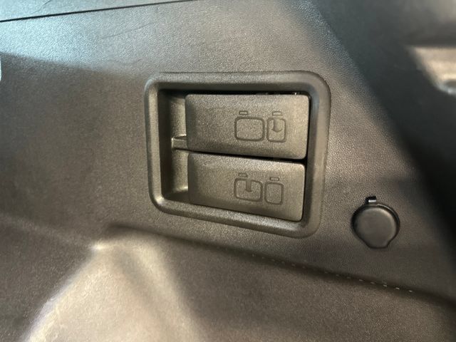 Used 2024 Chevrolet Equinox LT w/ LPO, Floor Liner Package FWD image 25