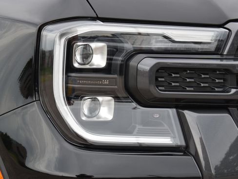 Certified 2025 Ford Ranger Lariat AWD/4WD image 4