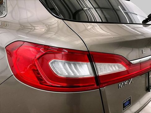 Used 2018 Lincoln MKX Premiere FWD image 28