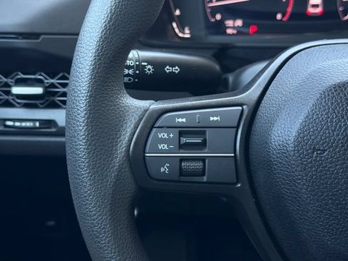 Certified 2023 Honda Accord EX image 28