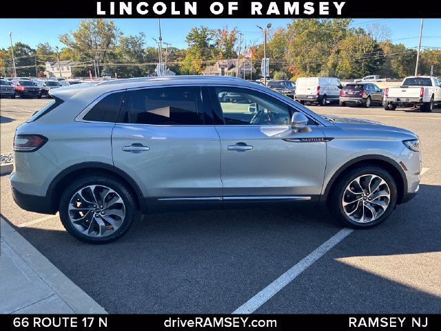 Used 2023 Lincoln Nautilus Reserve AWD/4WD image 9