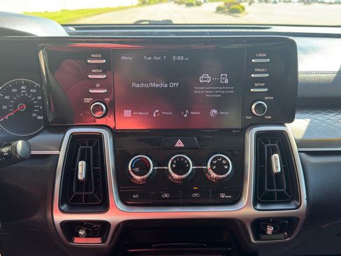 Used 2022 Kia Sorento LX FWD image 19