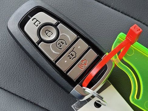 New 2025 Ford Expedition Active image 30