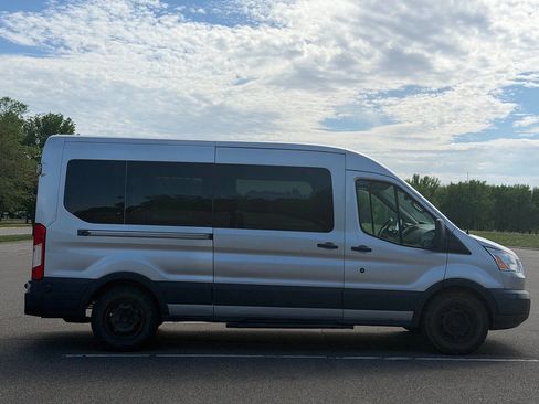 Used 2015 Ford Transit 350 XLT RWD image 2