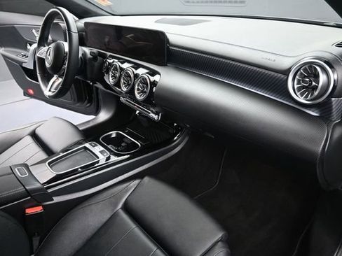 Used 2025 Mercedes-Benz CLA 250 image 14