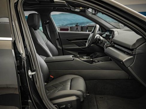 Certified 2025 BMW 530i xDrive image 24