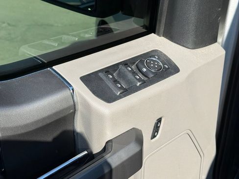 Used 2018 Ford F150 XLT w/ Equipment Group 302A Luxury AWD/4WD image 12