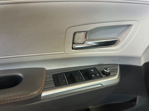 Used 2022 Toyota Sienna XSE w/ XSE Plus Package FWD image 12