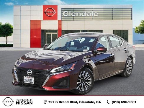 Certified 2024 Nissan Altima 2.5 SV w/ SV Premium Package image 1
