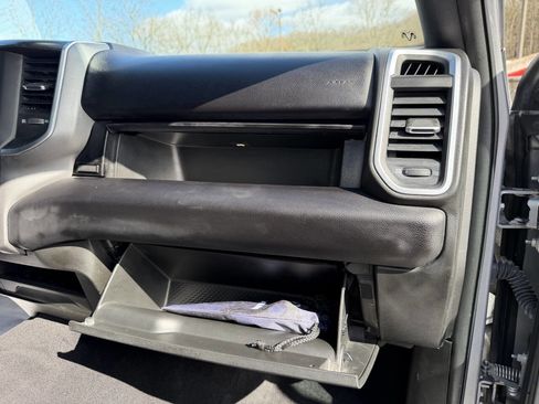 Used 2024 RAM 2500 Big Horn AWD/4WD image 33