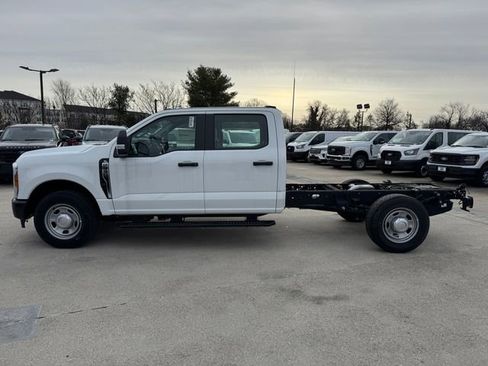 Used 2024 Ford F350 XL RWD image 6