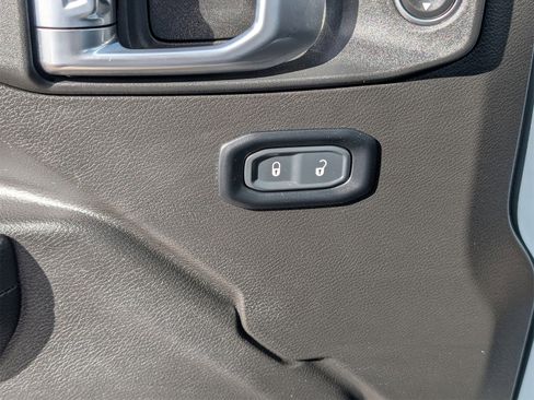 Used 2024 Jeep Wrangler Sport S image 22