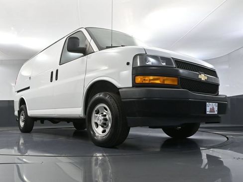 Used 2019 Chevrolet Express 3500 w/ Driver Convenience Package RWD image 39