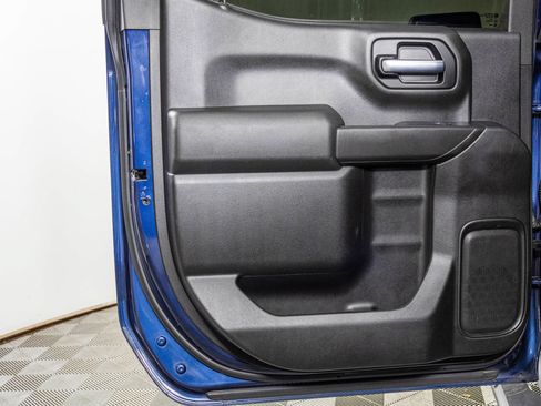 Used 2019 Chevrolet Silverado 1500 Custom Trail Boss w/ Custom Convenience Package AWD/4WD image 38