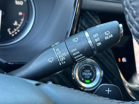 Certified 2025 Cadillac XT6 Premium Luxury image 36