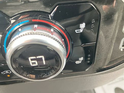 New 2026 GMC Sierra 1500 SLE image 32