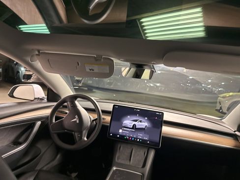 Used 2023 Tesla Model 3 Standard Range image 8