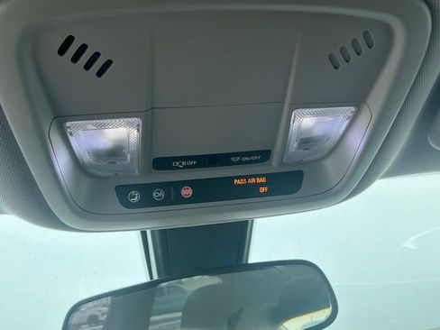 Used 2019 Chevrolet Malibu LT image 25