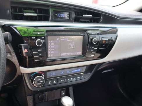 Used 2016 Toyota Corolla LE FWD image 22