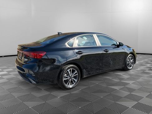 Used 2022 Kia Forte LXS image 7