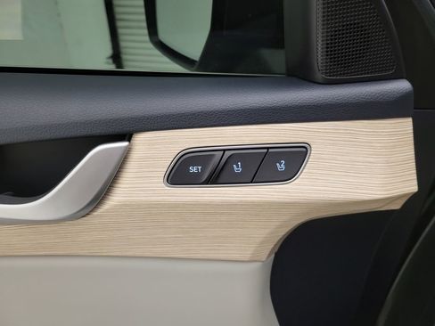 Used 2024 Hyundai Palisade Limited image 4