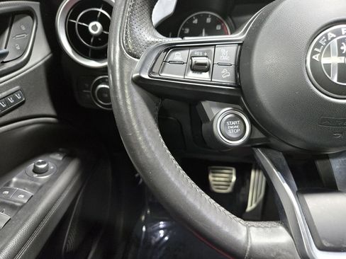 Used 2022 Alfa Romeo Stelvio Veloce image 15