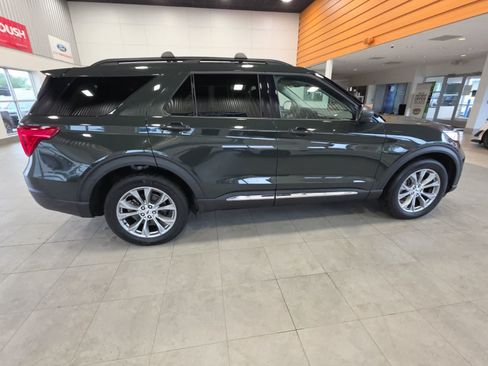 Used 2023 Ford Explorer XLT w/ Equipment Group 202A AWD/4WD image 6