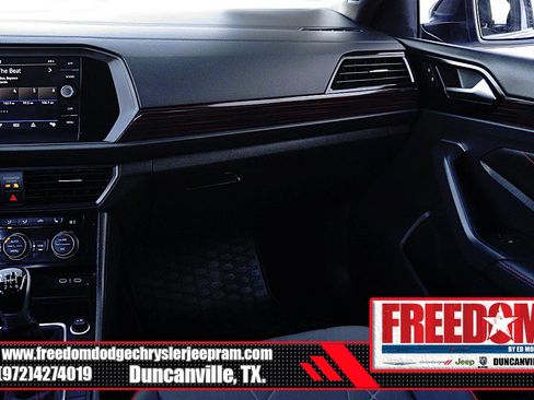 Used 2024 Volkswagen Jetta GLI 40th Anniversary Edition image 38