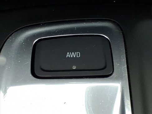 Used 2019 Chevrolet Equinox LT w/ Driver Convenience Package image 19