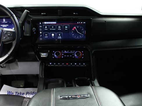 Used 2025 GMC Sierra 2500 AT4X AWD/4WD image 18