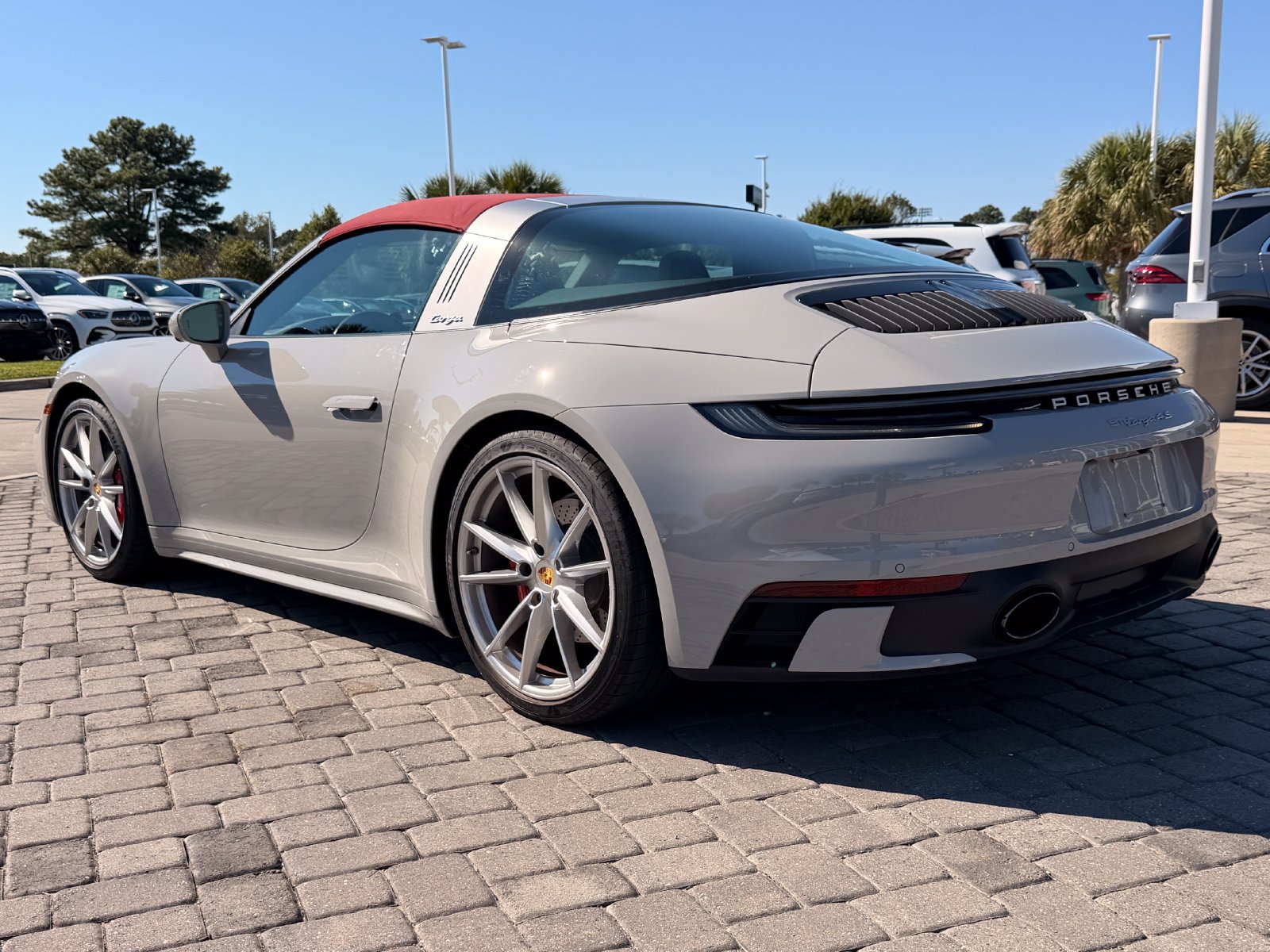 Used 2022 Porsche 911 Targa 4S AWD/4WD image 9