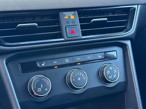 Used 2022 Volkswagen Taos SE image 20