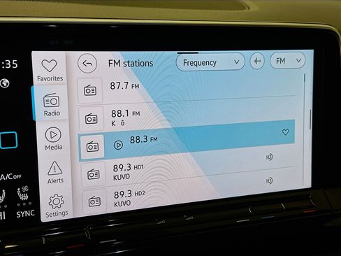 Used 2025 Volkswagen Atlas SE image 21