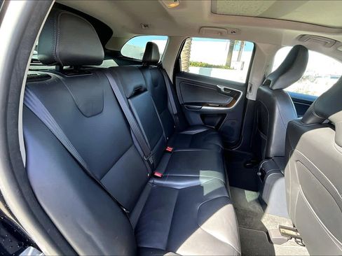 Used 2017 Volvo XC60 T5 Inscription image 19