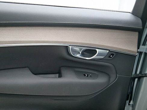 New 2026 Volvo XC90 B6 Plus w/ Protection Package Premier image 20