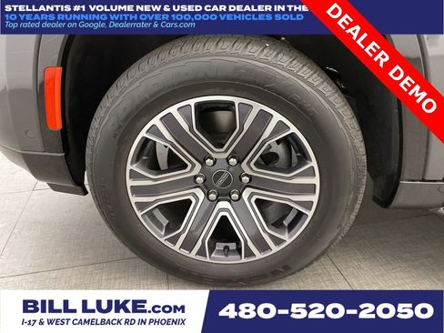 New 2025 Jeep Wagoneer image 10