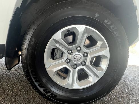 Used 2022 Toyota 4Runner SR5 image 10