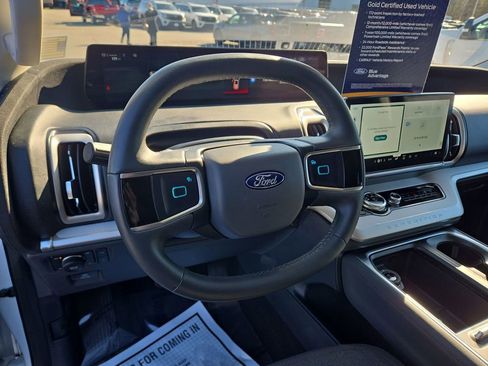 Certified 2025 Ford Expedition Active AWD/4WD image 7
