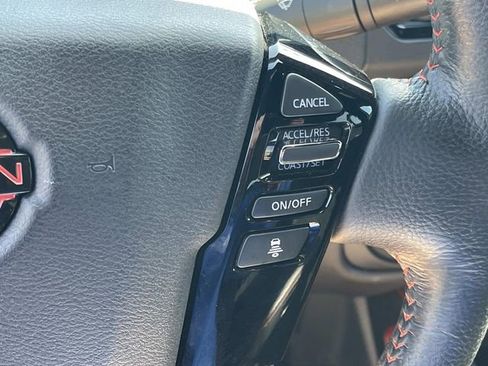 Used 2024 Nissan Frontier PRO-4X w/ Technology Package image 37
