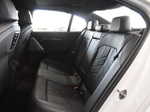 Used 2024 BMW 530i xDrive image 28