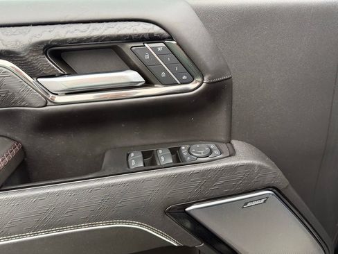 Used 2024 GMC Sierra 2500 AT4X AWD/4WD image 11