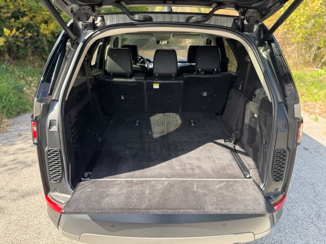 Used 2017 Land Rover Discovery First Edition AWD/4WD image 14