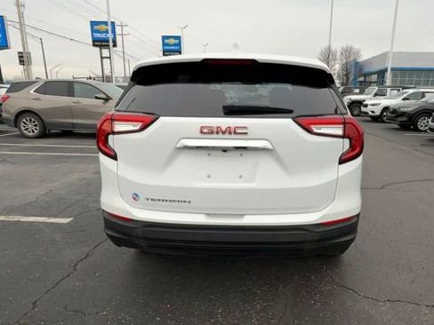 Used 2023 GMC Terrain SLE FWD image 7