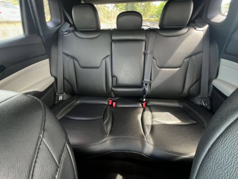 Used 2025 Jeep Compass Limited AWD/4WD image 39