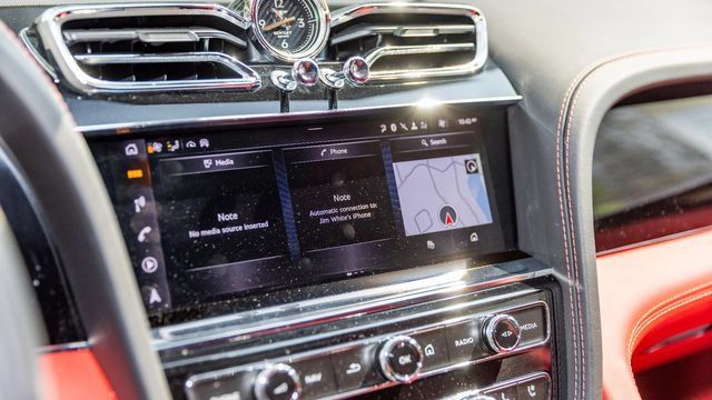 Used 2023 Bentley Bentayga AWD/4WD image 41